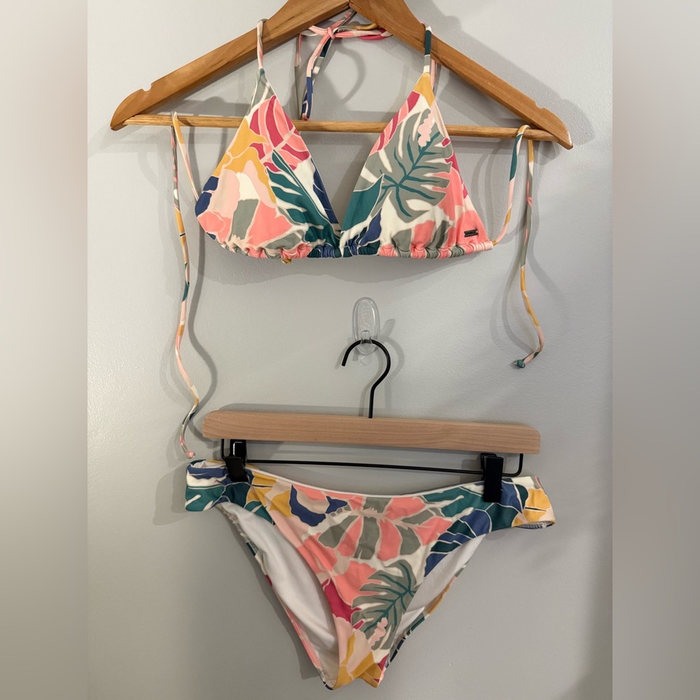 O'Neill Tropical Leaf Print Bikini Top and Bottom